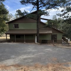 Pinecone Lodge