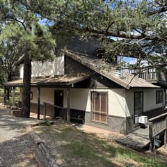 Pinecone Lodge
