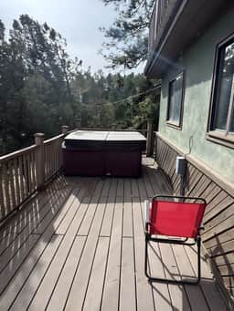 Pinecone Lodge