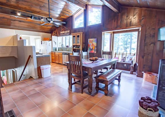 Upper Canyon Cabin - Image 4