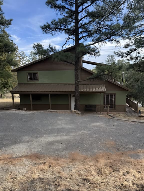 Pinecone Lodge